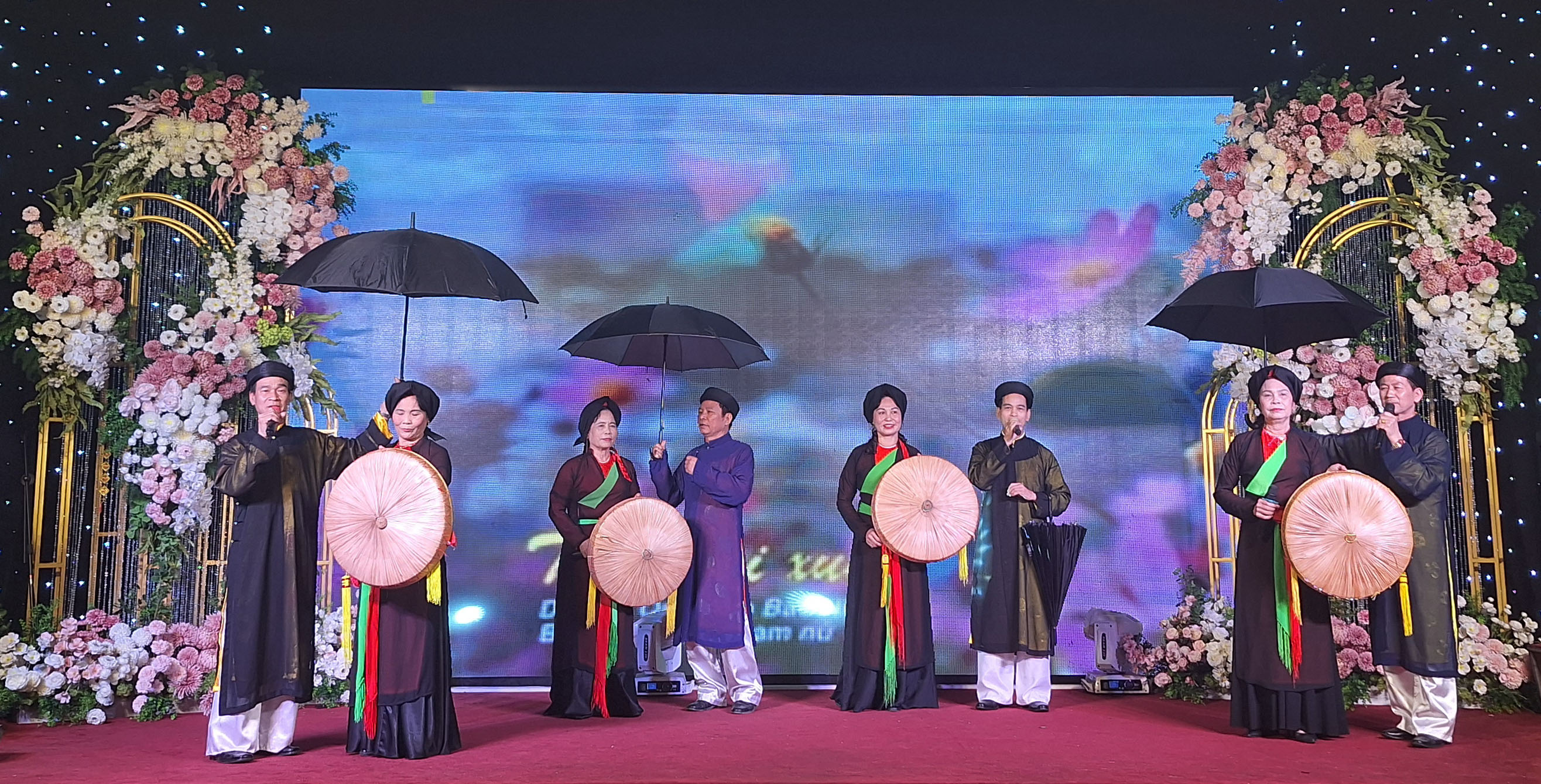 Ca khúc: Trảy hội xuân. biểu diễn: Câu lạc ho sư đoàn 470 tỉnh Bắc Ninh