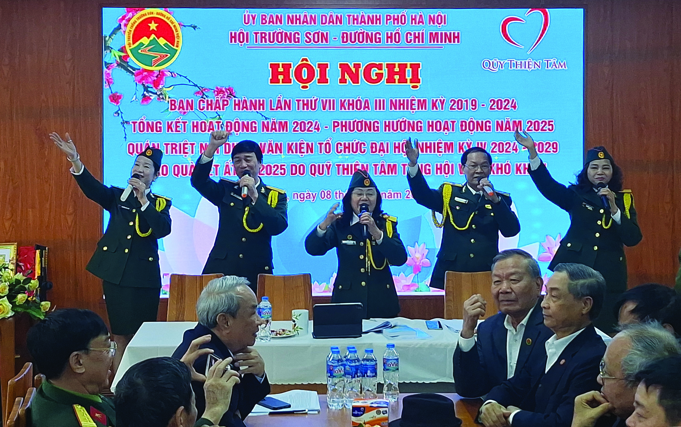 Chương trình văn nghệ chào mừng hội nghị:Tổng kết năm 2024 Hội Trường Sơn Hà Nội và tổng kết Cụm thi đua số 4 Hội Trường Sơn Việt Nam.