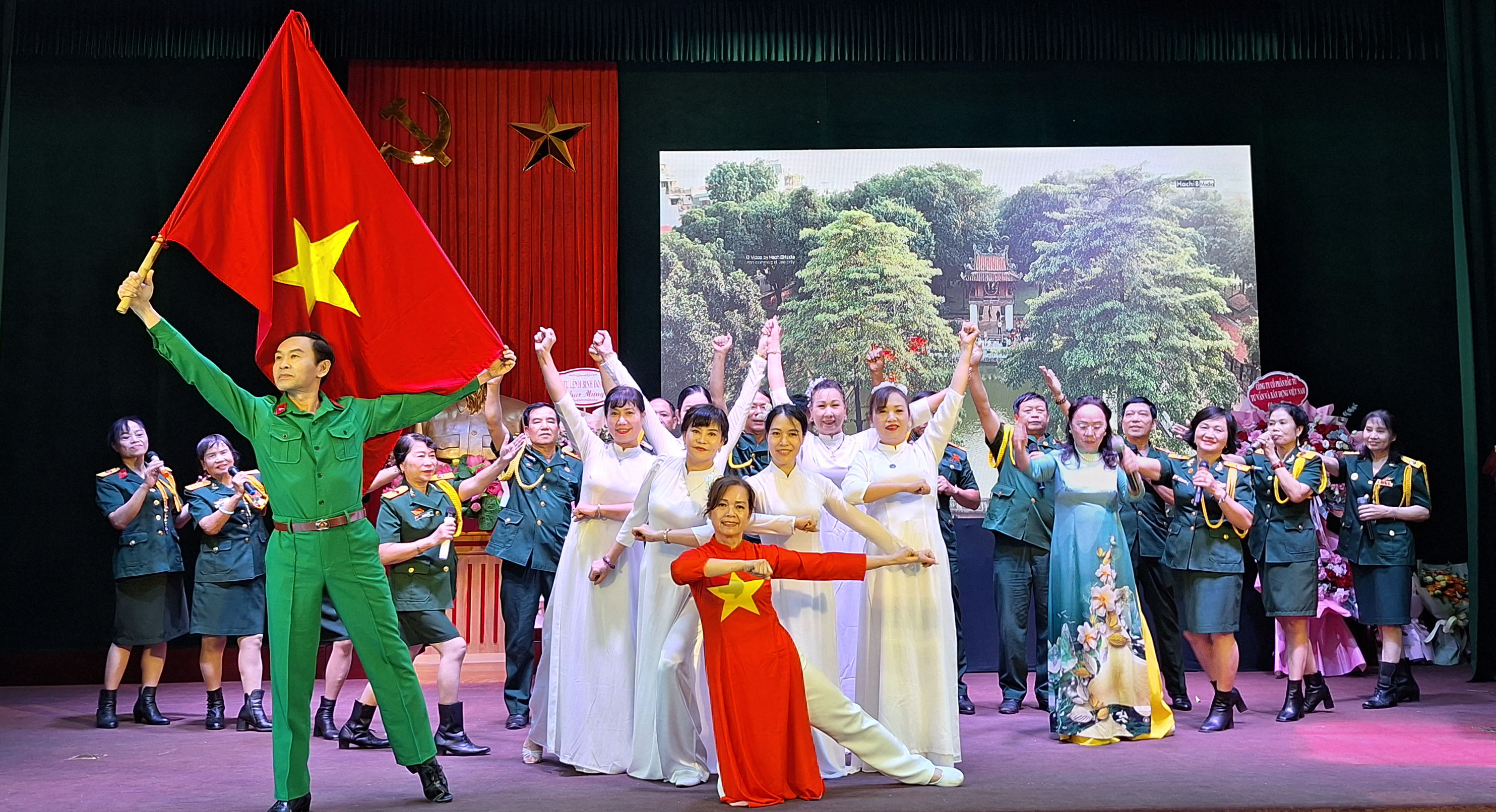 Chương trình văn nghệ chào mừng giao lưu với các nhân chứng lịch sử-chủ đề "Trường Sơn huyền thoại"
