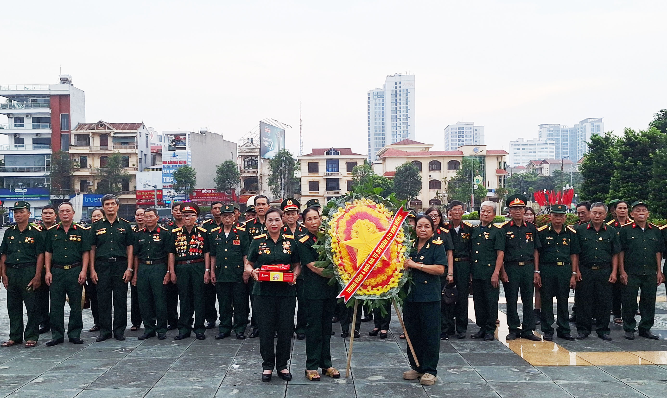 BLL truyền thống trung đoàn 4 Ngô Gia Tự anh hùng-Dâng hương tri ân các anh hùng liệt sĩ.