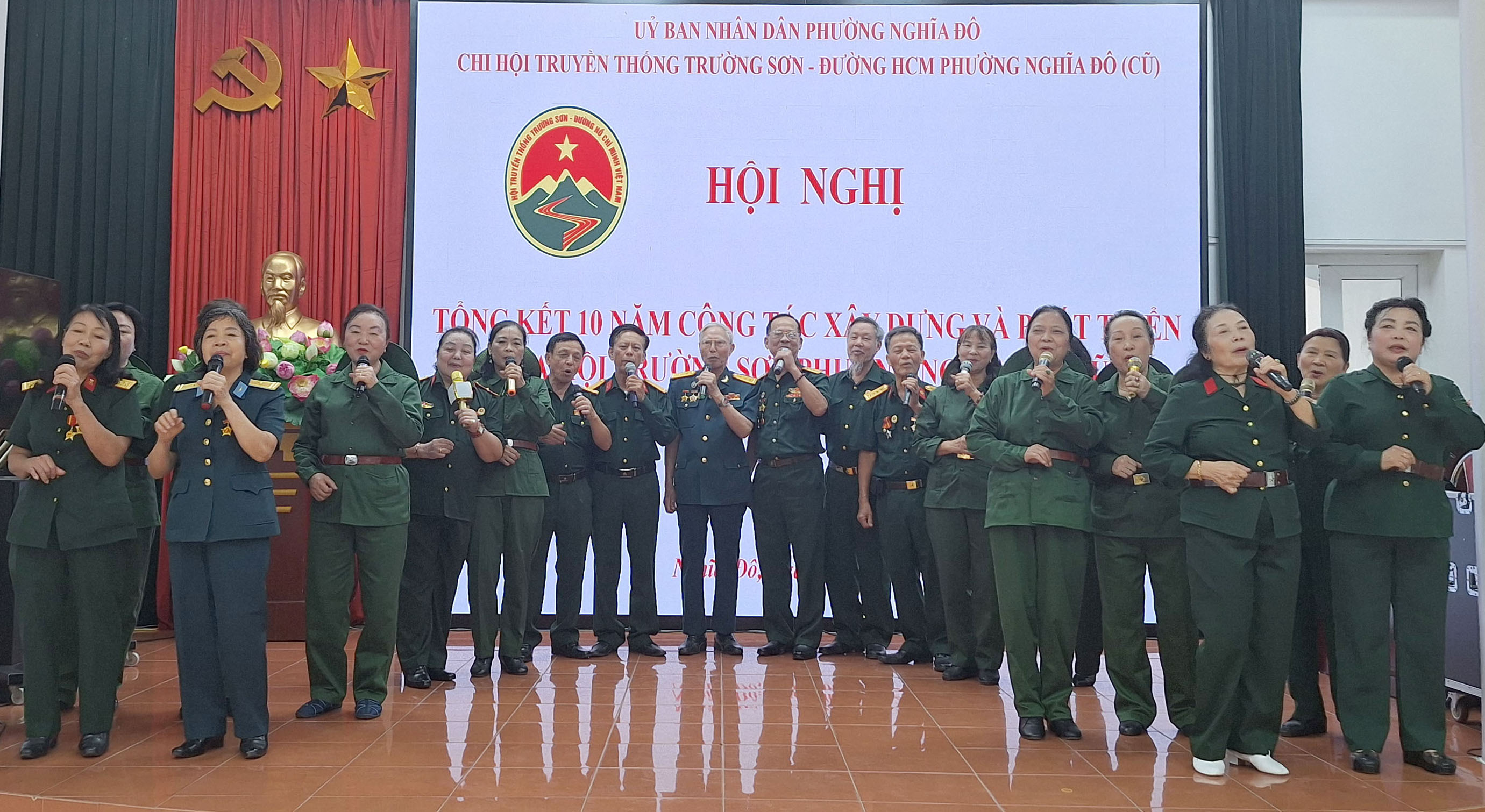 Chương trình văn nghệ chào mừng hội nghị Tổng kết 10 năm xây dựng và phát triển Chi hội Trường Sơn phường Nghĩa Đô TP Hà Nội