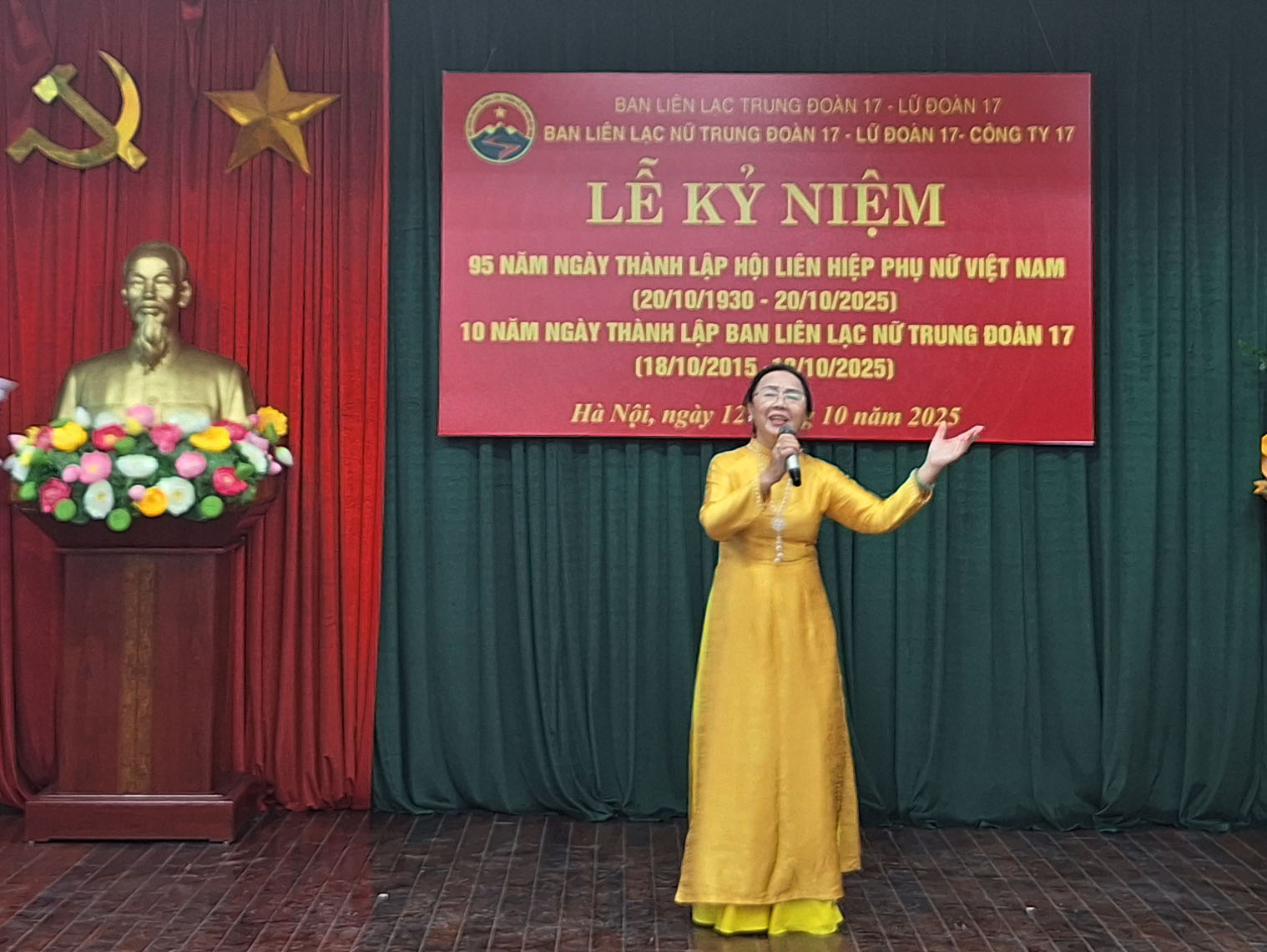 Ca khúc: Tàu anh qua núi. Biểu diễn: Nghệ sĩ Từ Liên - Câu lạc bộ Văn hoa-Nghệ thuật TSTP Hà Nội.