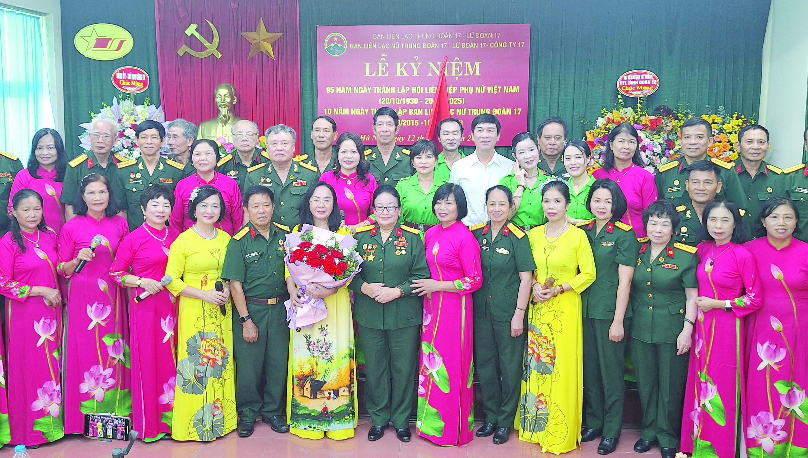 Văn nghệ chào mừng Lễ kỉ niệm 95 năm Ngày thành lập Hội LHPNVN và 10 năm thành lập BLL Nữ CSTS E17/BĐ12 