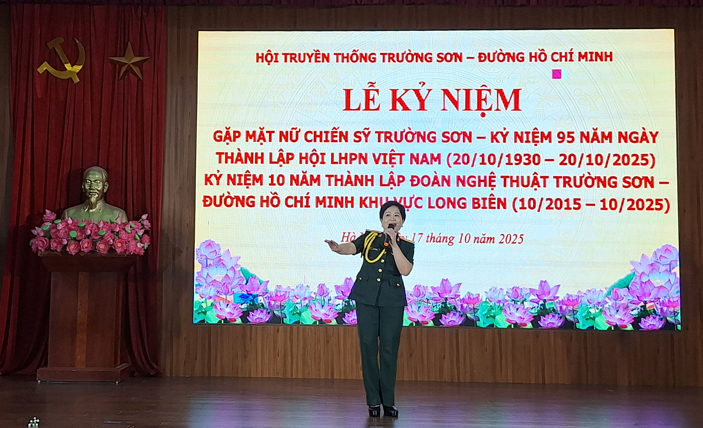 Ca khúc: Người chiến sĩ ấy.Biểu diễn: Ca sĩ Giáp Thuý - CLB nghệ thuật Trường Sơn.