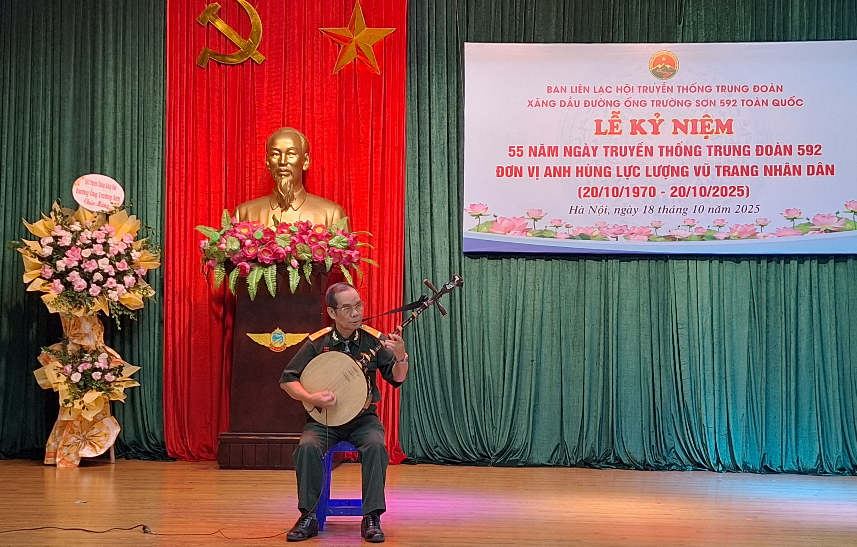 Độc tấu đàn nguyệt: Khúc ca trên đường chiến thằng. Biểu diễn: Nghệ sĩ Hồng Hà CLB văn nghệ XD-ĐÔ TS Thái Bình.