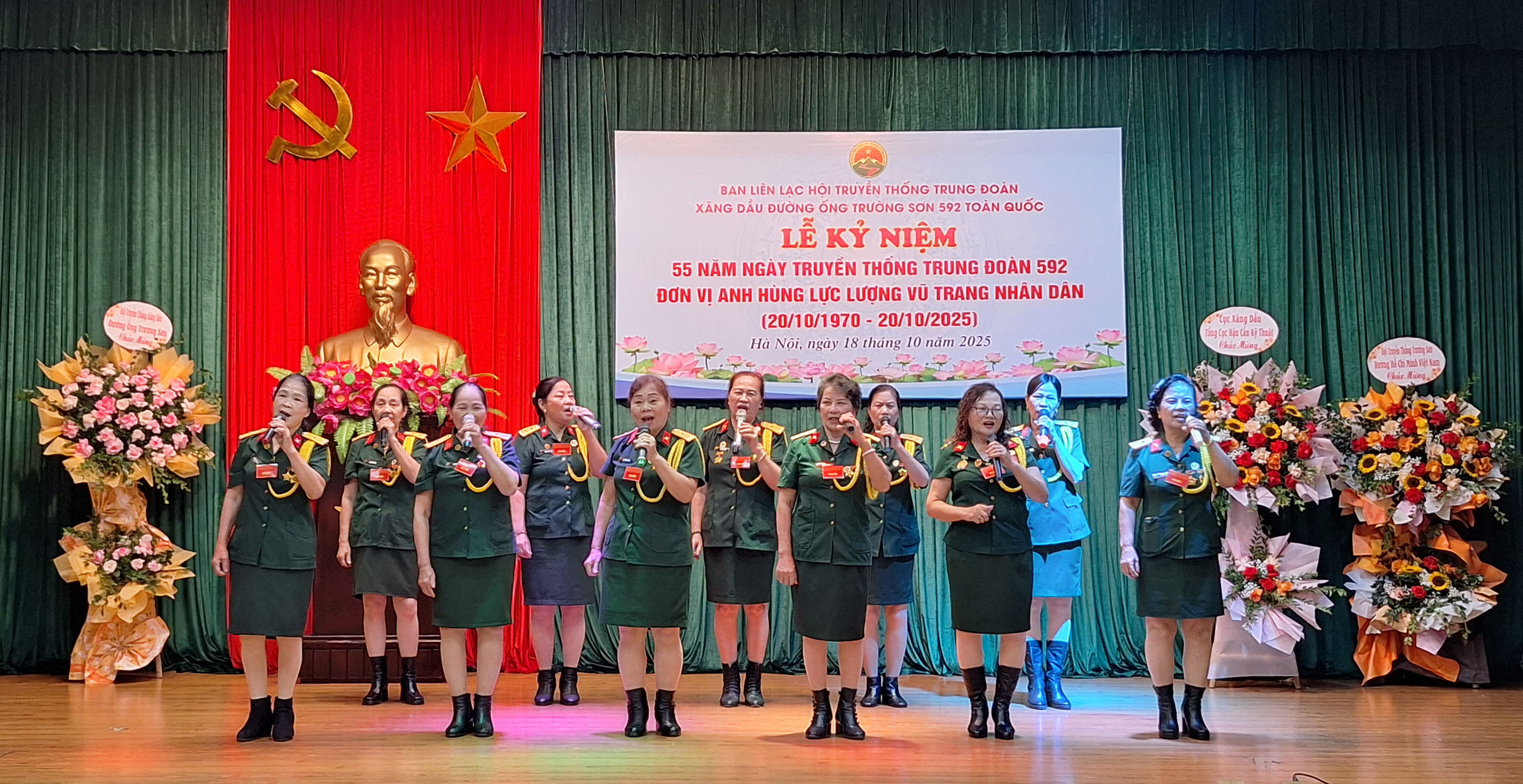 Ca khúc: Đường ống trên đường Trường Sơn. Biểu diễn: Tốp ca nữ CLB văn nghệ XD-ĐÔ Trường Sơn tỉnh Quảng Ninh.