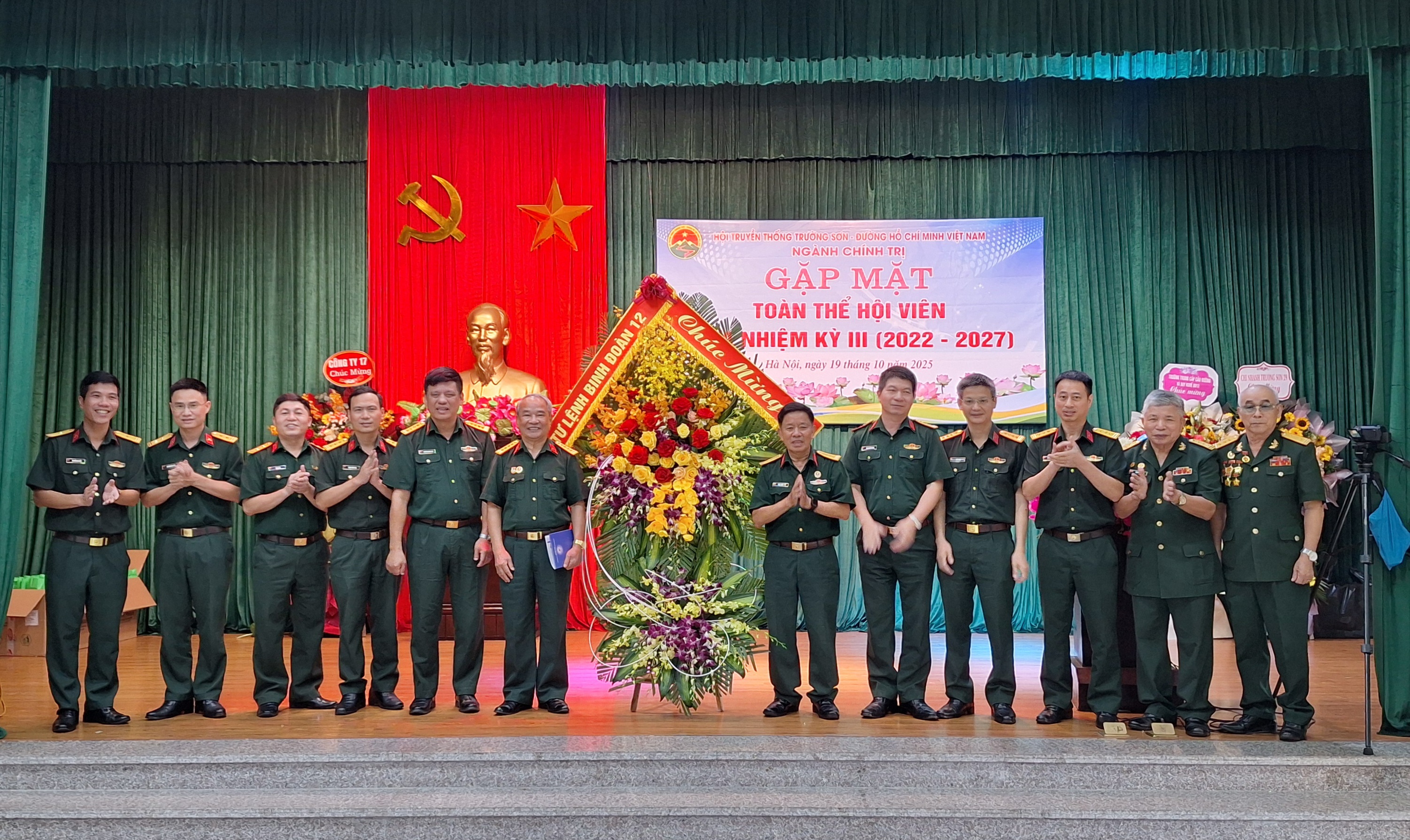 Hội Trường Sơn Ngành chính trị tổng kết hoạt động hội giữa nhiệm kì III (2022-2027)