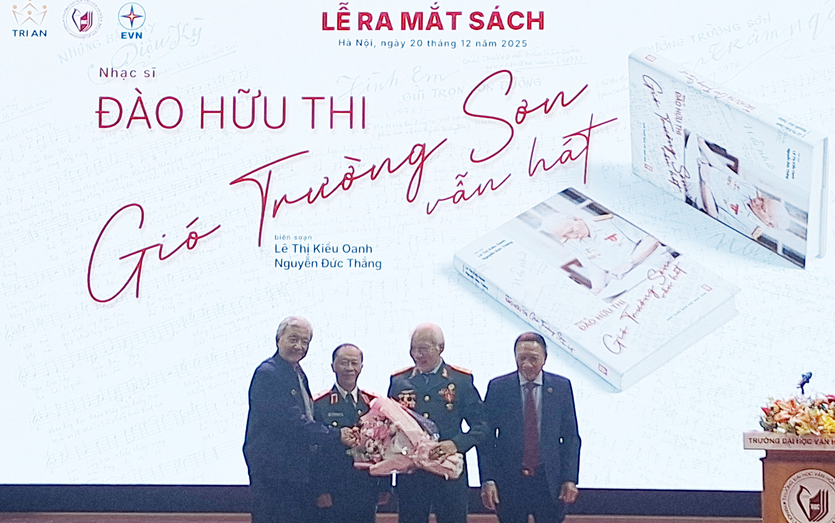 Phóng sự: lễ ra mắt sách - Gió Trường Sơn vẫn hát. Tác giả: Trung tá nhạc sĩ Trường Sơ Đào Hữu Thi.