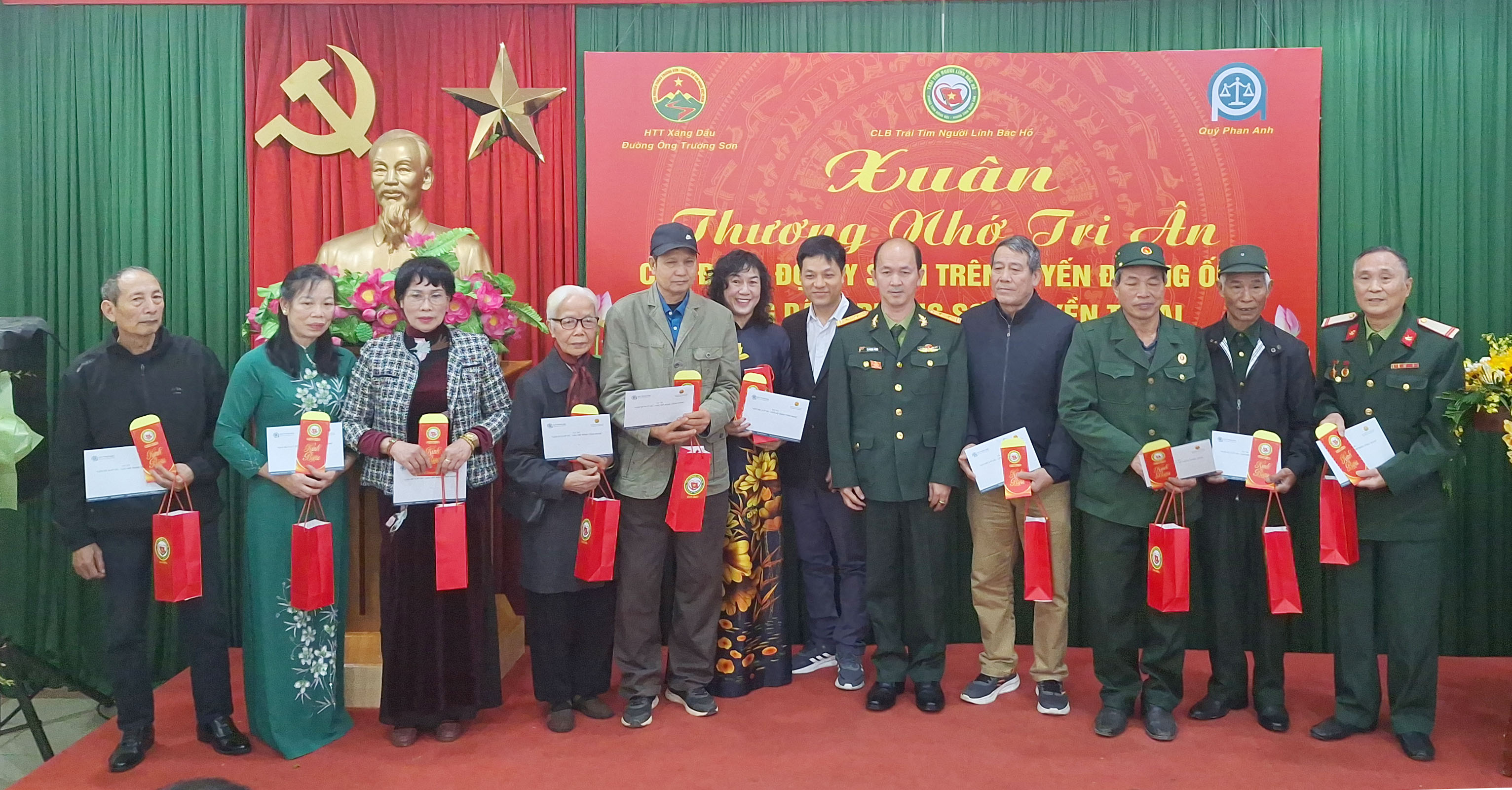 Phóng sự: Xuân thương nhớ tri ân các đồng đội đã hy sinh trên tuyến đường ống xăng dầu Trường Sơn huyền thoại.