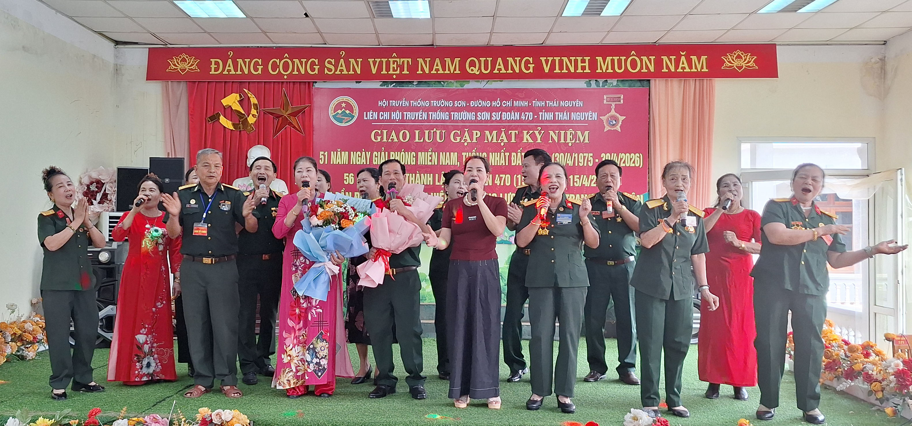 Hội TS sư đoàn 470 tỉnh Thái Nguyên biểu diễn văn nghệ chào mừng kỉ niệm 56 năm Ngày truyền thống sư đoàn