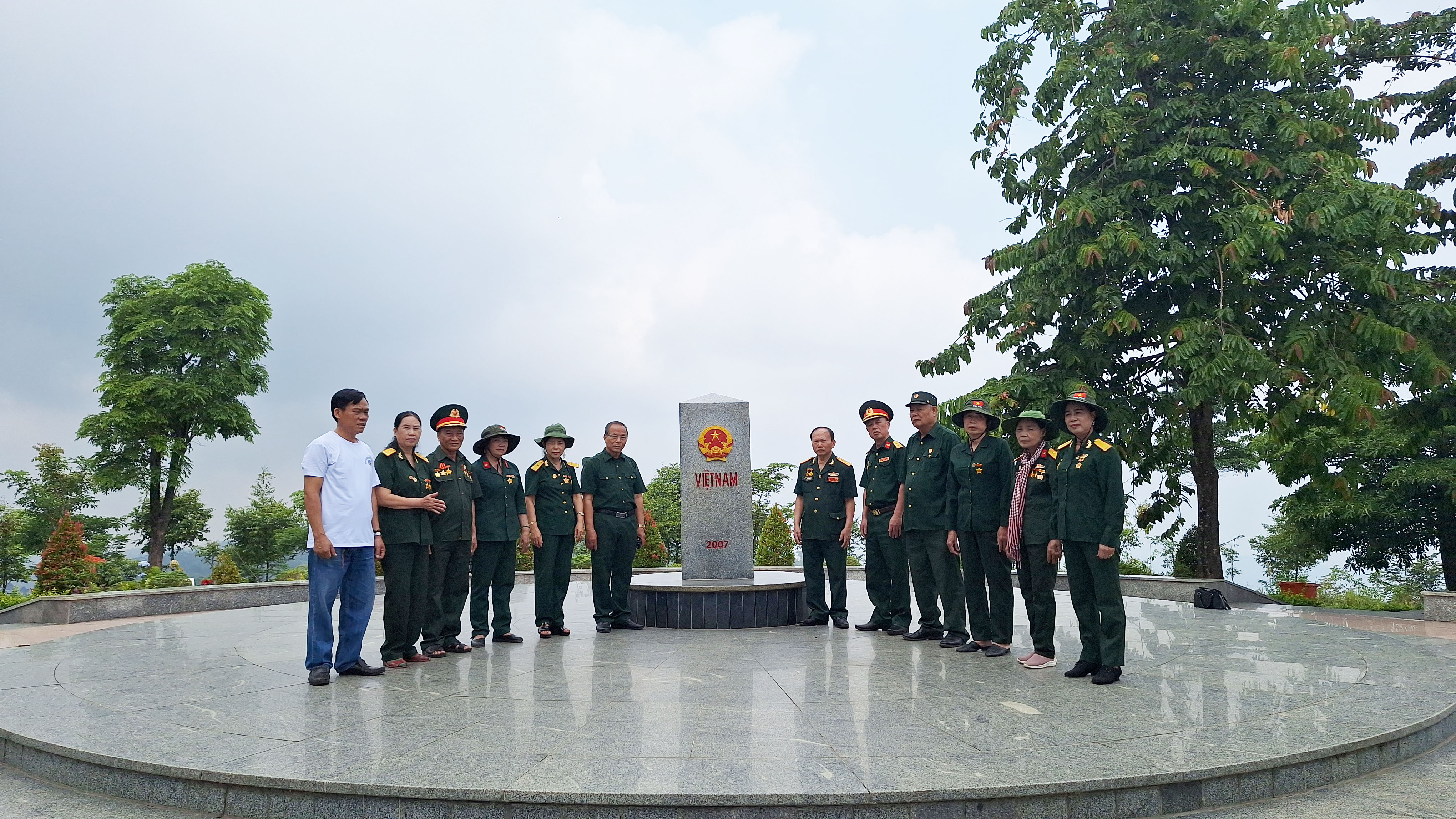 P/S Hội Trường Sơn sư đoàn 470 thăm CTX-Cửa khẩu quốc tế Bờ Y và cột mốc biên giới 3 nước Đông dương