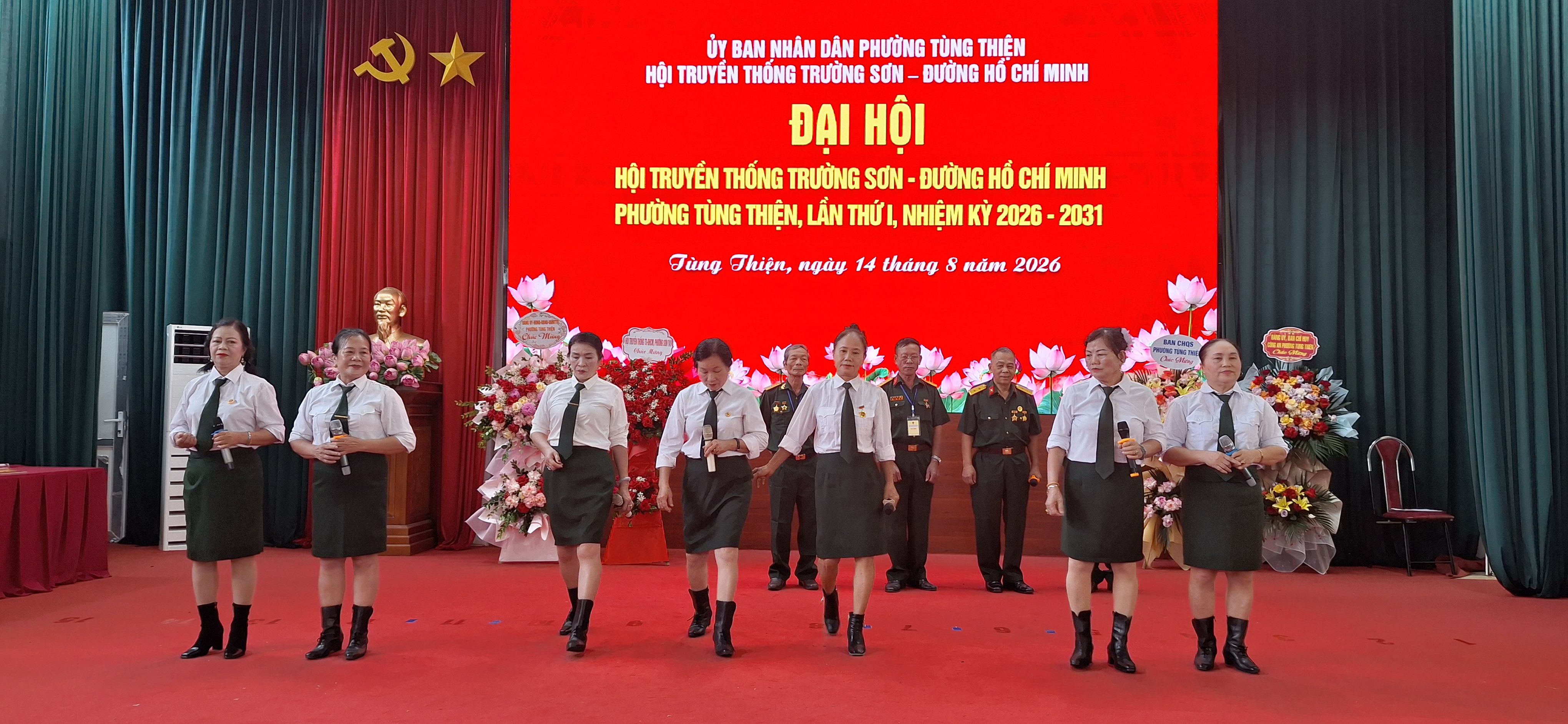 Ca khúc: Nỗi nhớ Cựu chiến binh. Tiết mục VN chào mừng Đại hội lần thứ nhất phường Tùng Thiện TP Hà Nội.