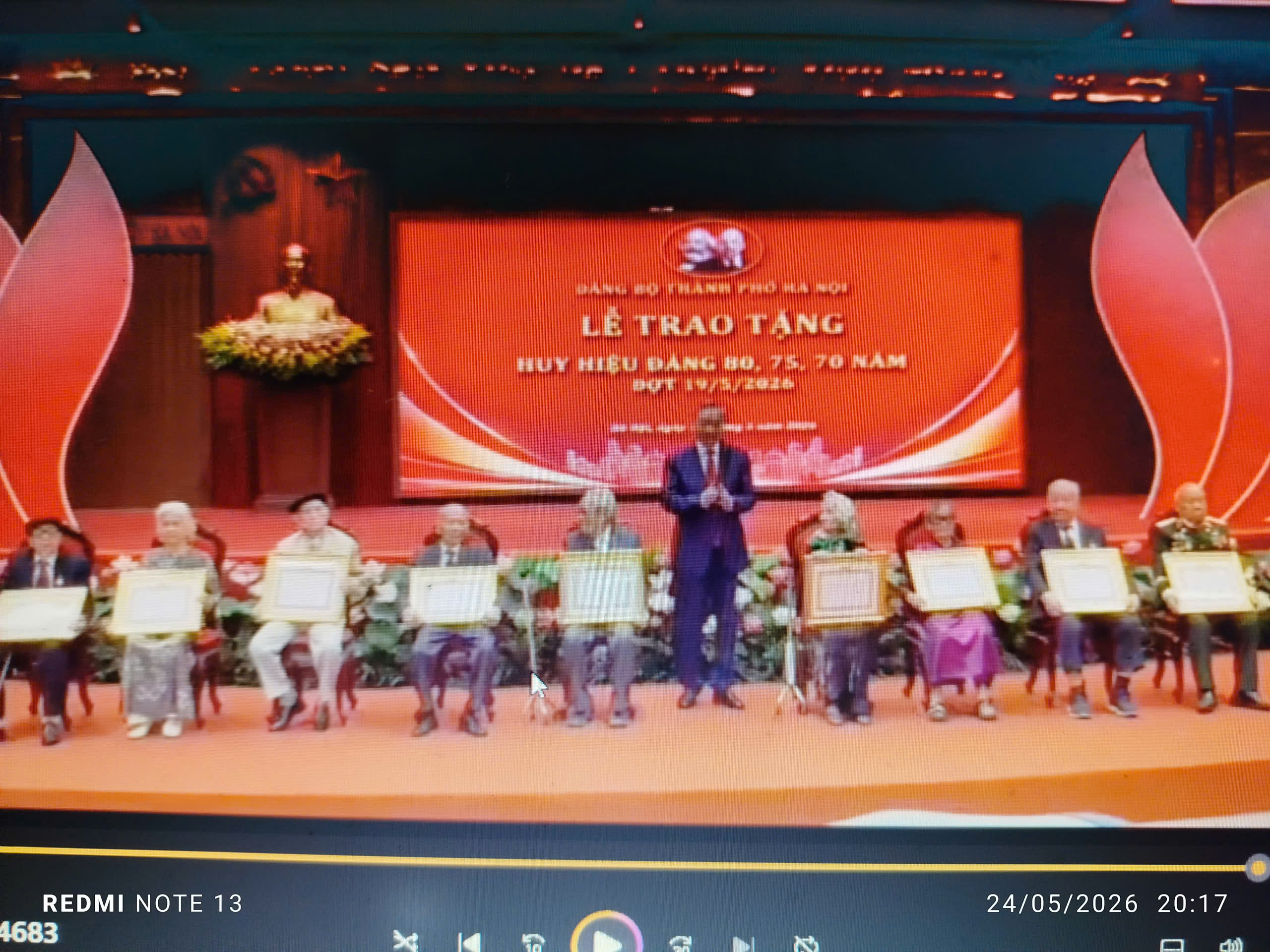 LỄ TRAO TẶNG HUY HIỆU ĐẢNG ĐỢT  19/5/2026