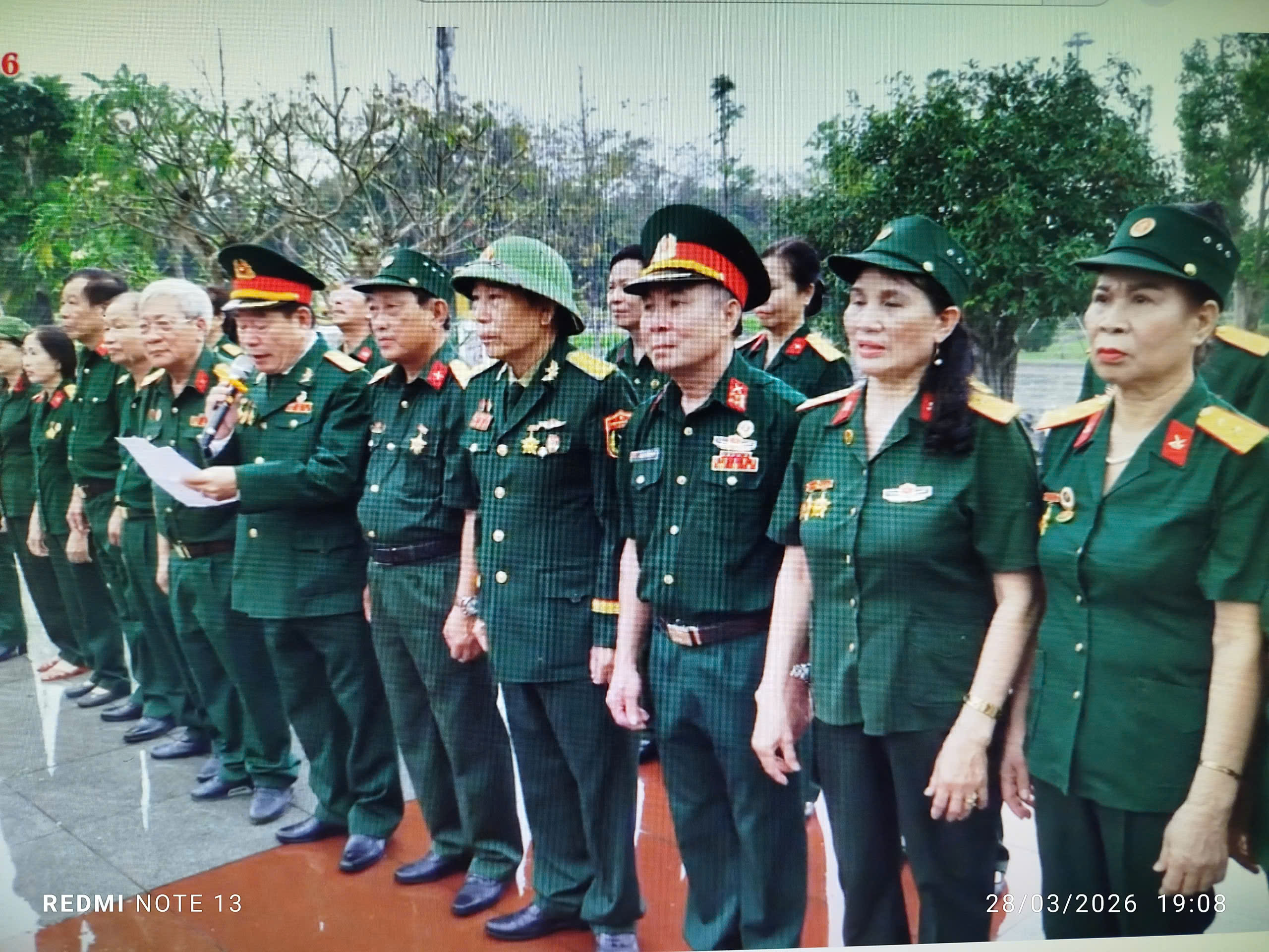 HỘI TRUYỀN THỐNG TRƯỜNG SƠN ĐƯỜNG HCM SƯ ĐOÀN 471   THẮP HƯƠNG TRI ÂN CÁC ANH HÙNG LIỆT SỸ