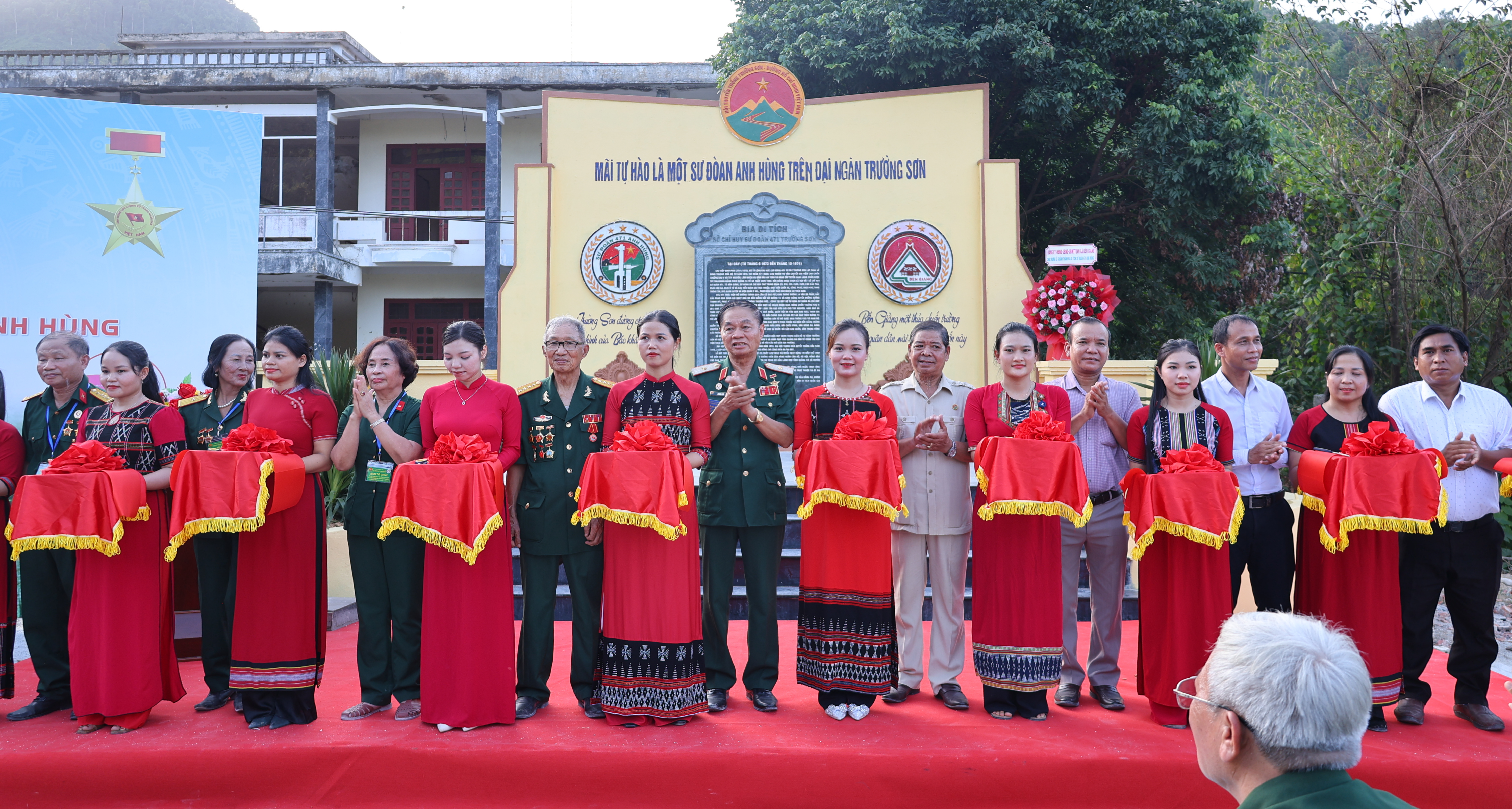 LỄ KHÁNH THÀNH BIA DI TÍCH  SCH SƯ ĐOÀN 471 ANH HÙNG