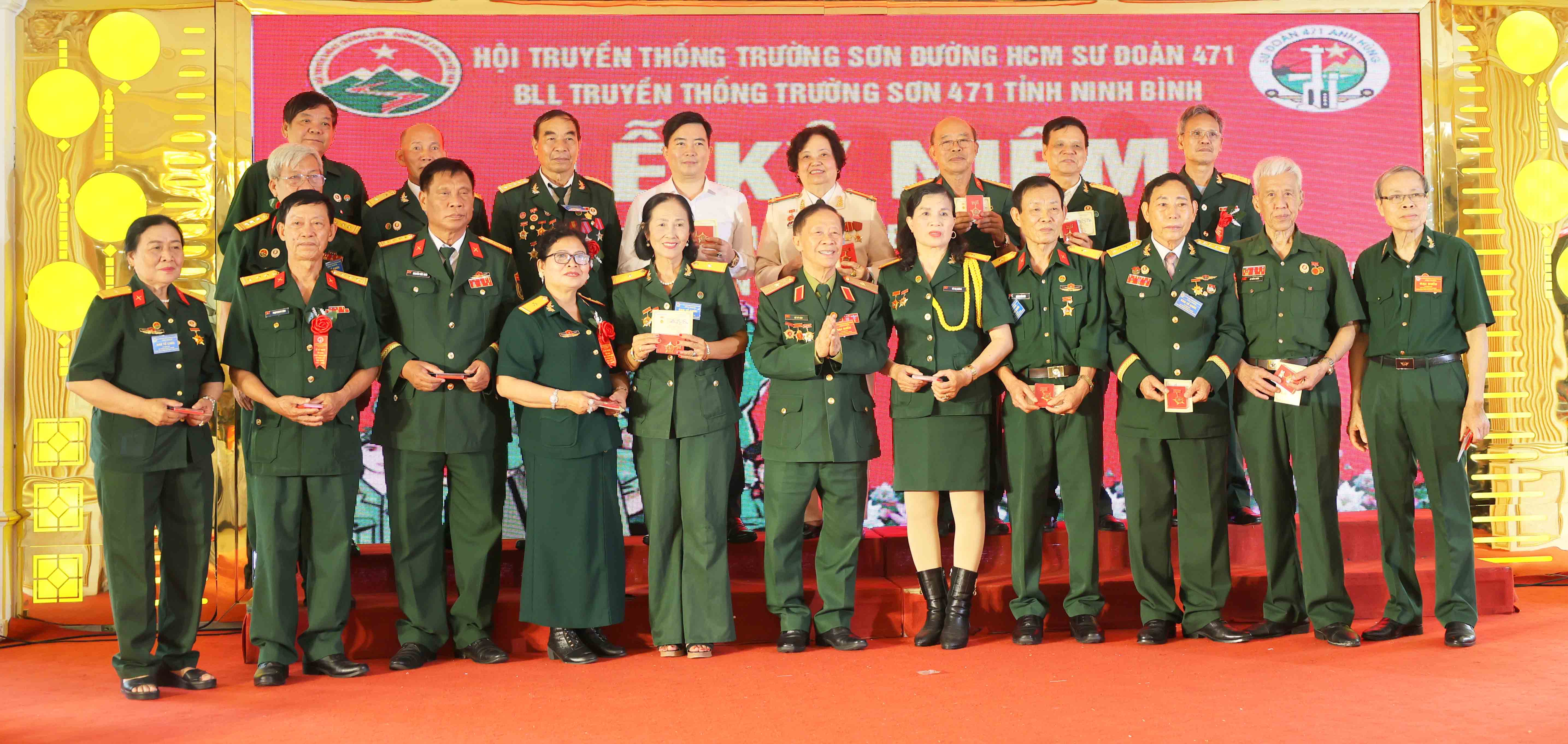 Lễ kỷ niệm 55 năm TL Sư đoàn 471 Anh hùng




Tạo


Hình ảnh đại diện
Lễ kỷ niệm 55 năm TL Sư đoàn 471 Anh hùng