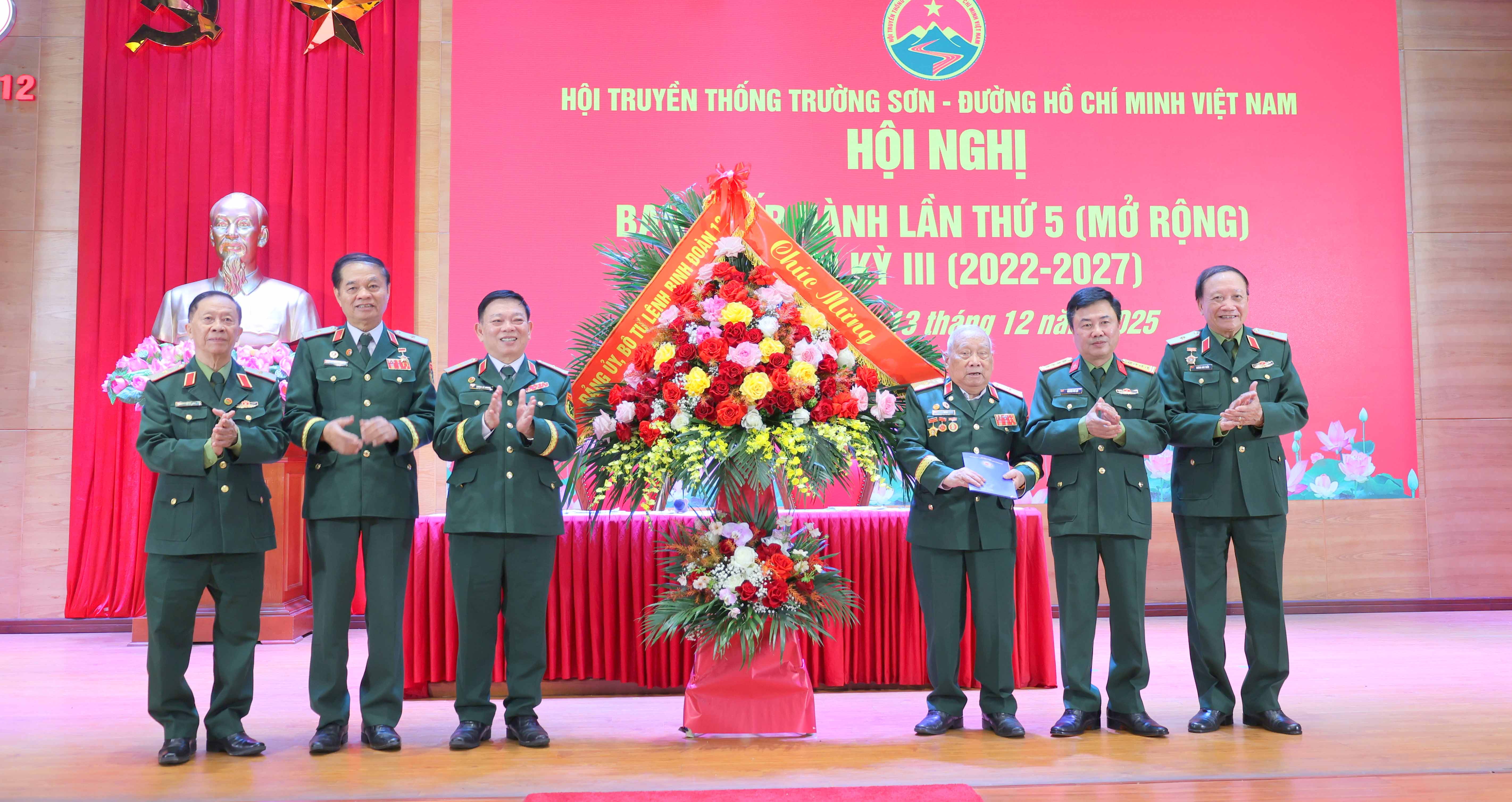 CLIP ẢNH. HỘI NGHỊ BCH LẦN THỨ 5  NHIỆM KỲ III (2022  - 2025 ) HỘI TTTS VIỆT NAM.