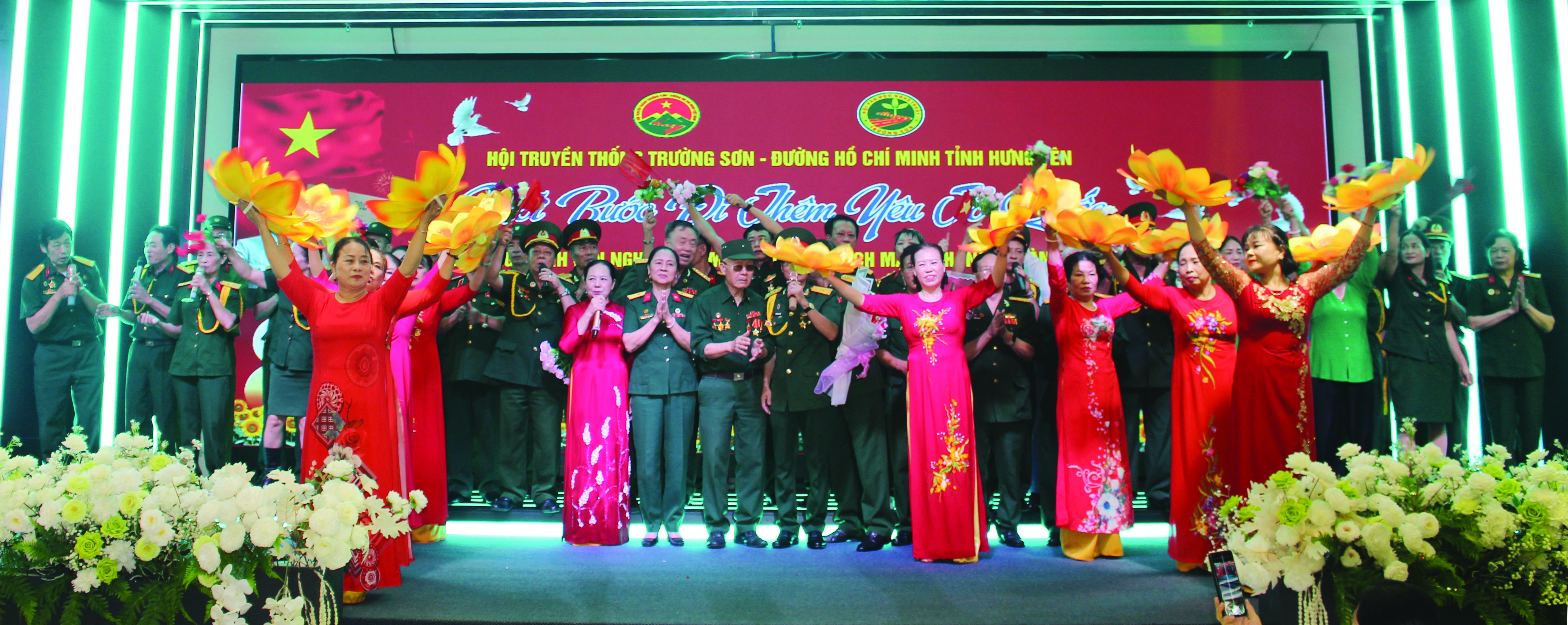 Hội Trường Sơn tỉnh Hưng Yên biểu diễn văn nghệ chào mừng Quốc khánh 2-9-Phần kết.