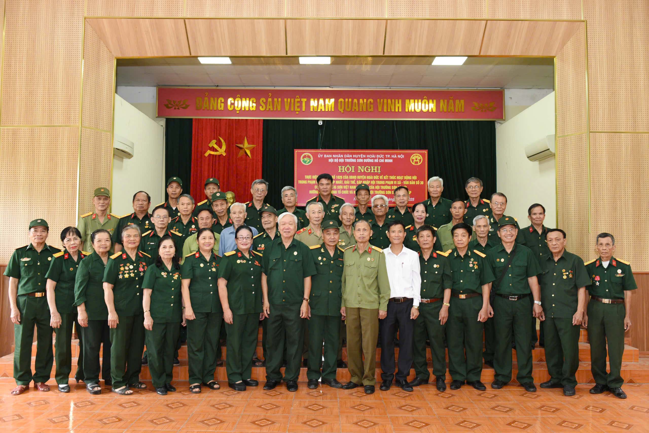 Hội nghị: Hướng dẫn thực hiện văn bản số 30 của Hội TSVN và văn bản số 01 của Hội TSHN về mô hình tổ chức hoạt động Hội sau sáp nhập thuộc Hội Trường Sơn huyện Hoài Đức.