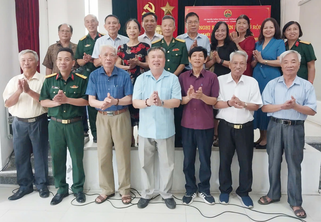 Ban liên lạc Trung đoàn 17 - Lữ đoàn 17 sơ kết 6 tháng đầu năm, triển khai hoạt động 6 tháng cuối năm 2026