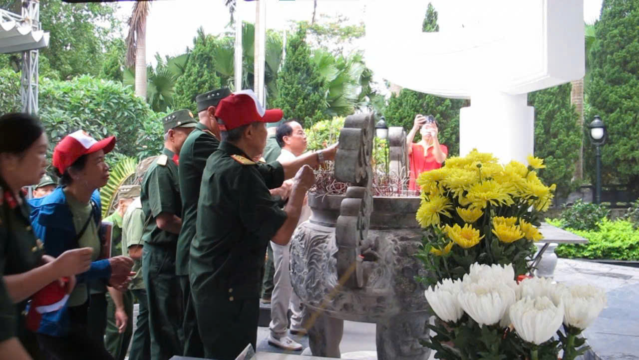 Hội viên TS "Đất Ngọc - Lục Yên, Lào Cai" Hành hương về nguồn tri ân liệt sỹ và tham quan du lịch tại tỉnh Tuyên Quang - Cao Bằng