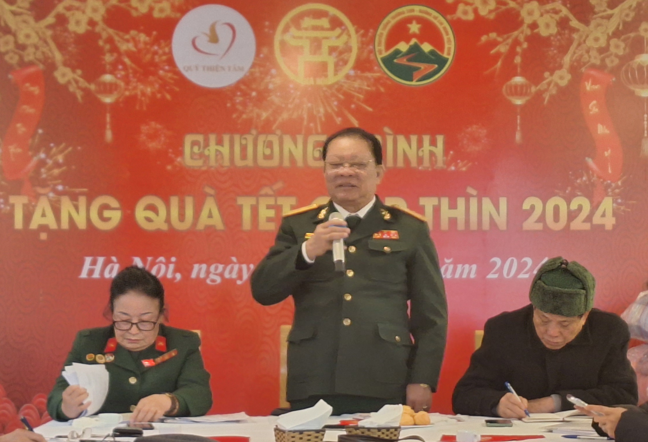Hội Trường Sơn thành phố Hà Nội tổng kết công tác hội năm 2023 và trao quà đón tết Giáp Thìn của Quỹ Thiện Tâm cho hội viên Trường Sơn