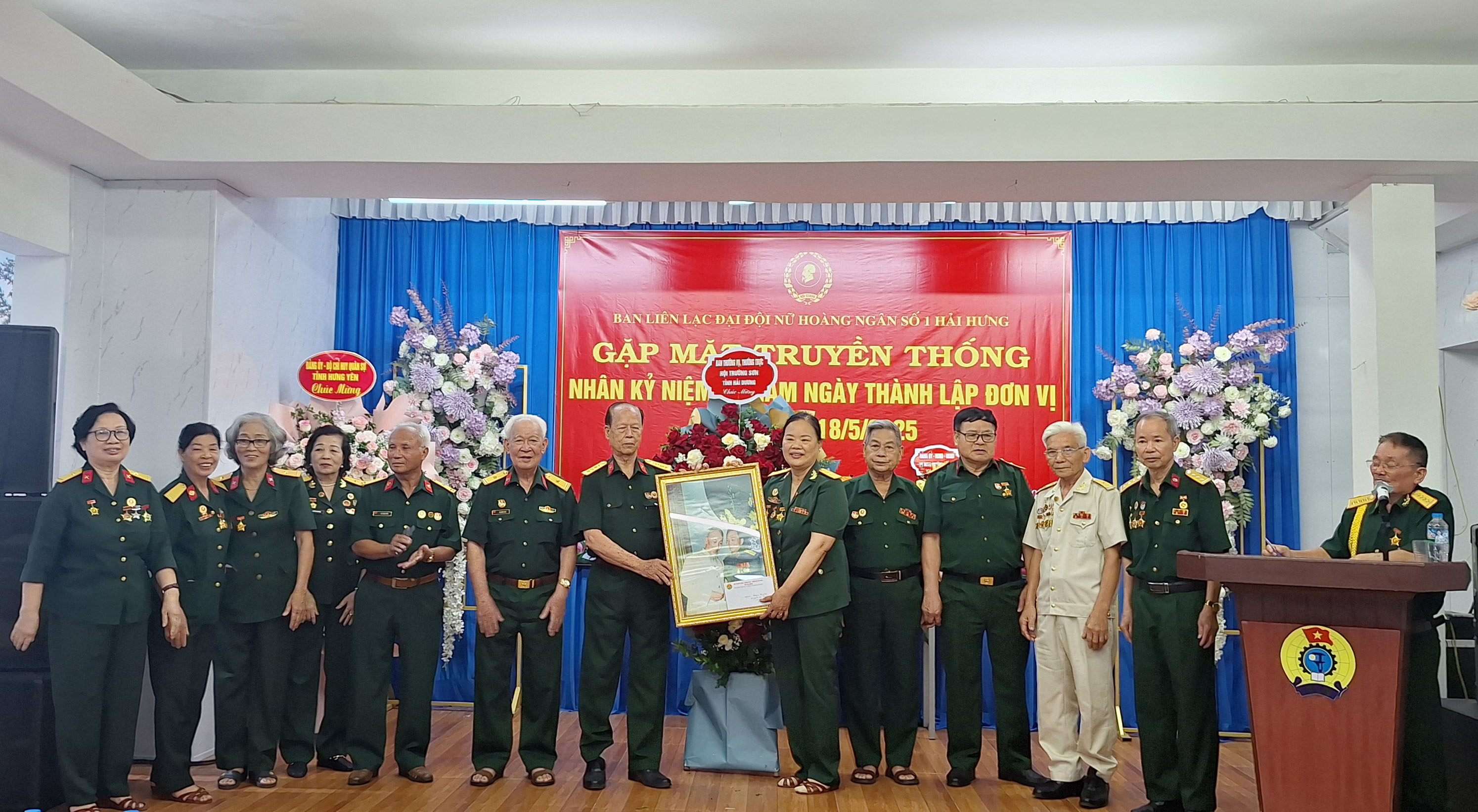  Ban liên lạc Truyền thống đại đội nữ Hoàng Ngân 1 Hải Hưng gặp mặt kỉ niệm 54 năm ngày thành lập đơn vị.