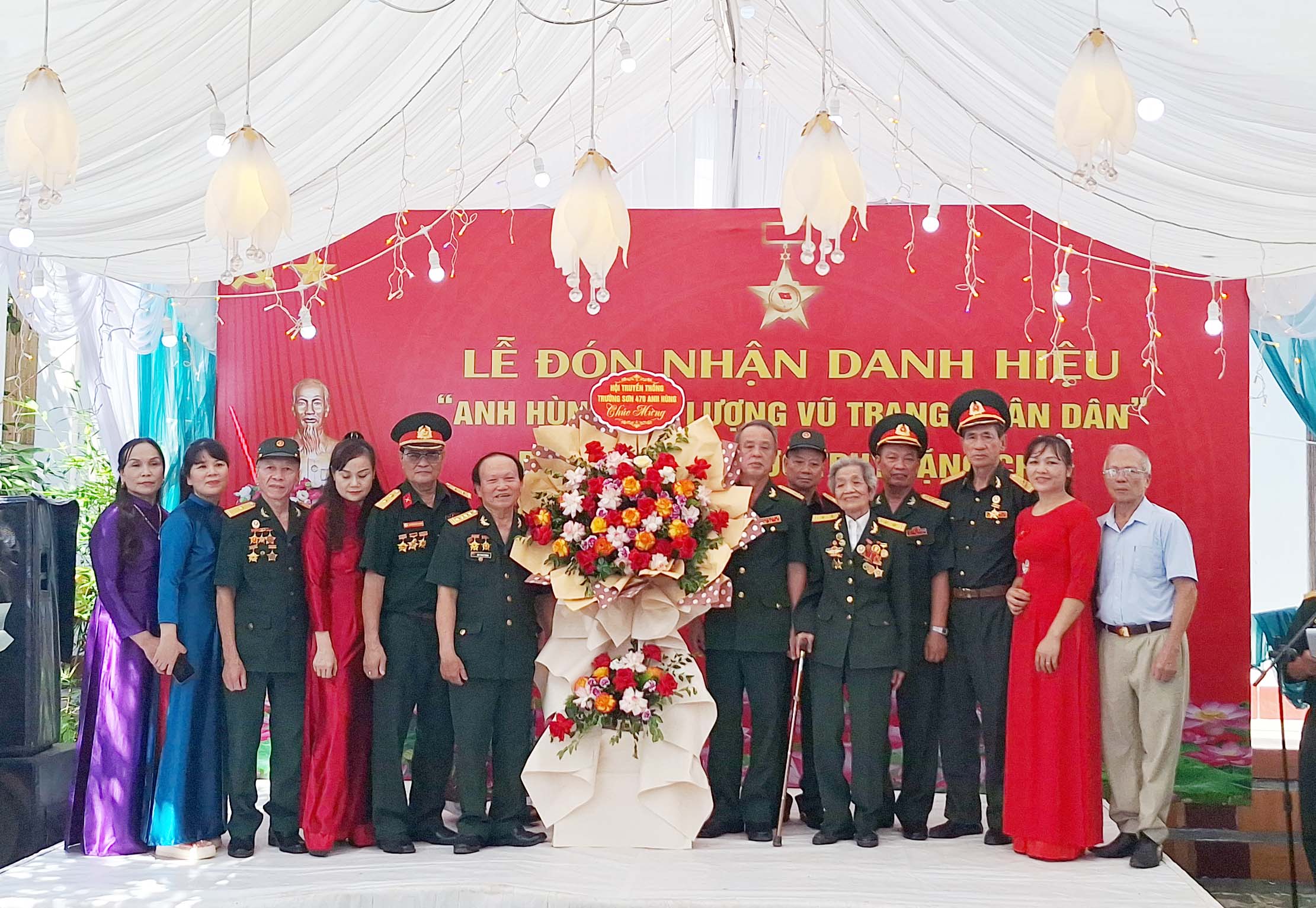 Hội TS sư đoàn 470 và gia đình tổ chức Lễ đón nhận danh hiệu AHLLVTND do Chủ tịch nước truy tặng cho cố đại tá Nguyễn Đức Phương.