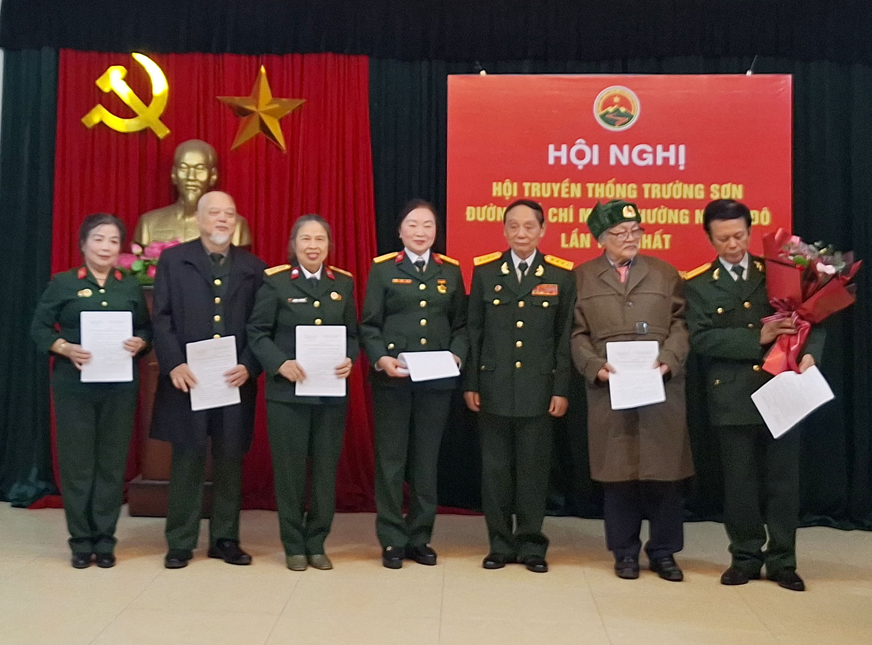 Hội nghị công bố quyết định thành lập Hội Trường Sơn phường Nghĩa Đô thành phố Hà Nội