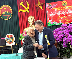 Giao ban đầu xuân