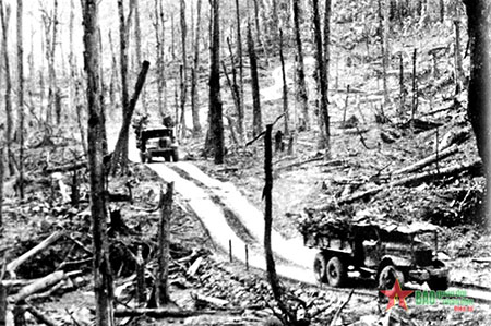 Người đứng bên bom nổ chậm - Hồi ký: Bùi Cộng Hòa 