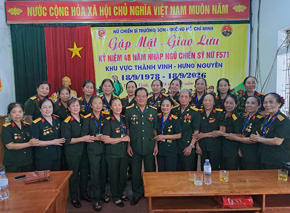 Ban Liên lạc Nữ chiến sỹ Trường Sơn Khu vực Vinh Gặp mặt truyền thống