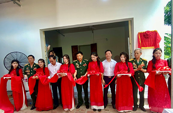 Hội Trường Sơn tỉnh Thanh Hóa trao tặng nhà tình nghĩa