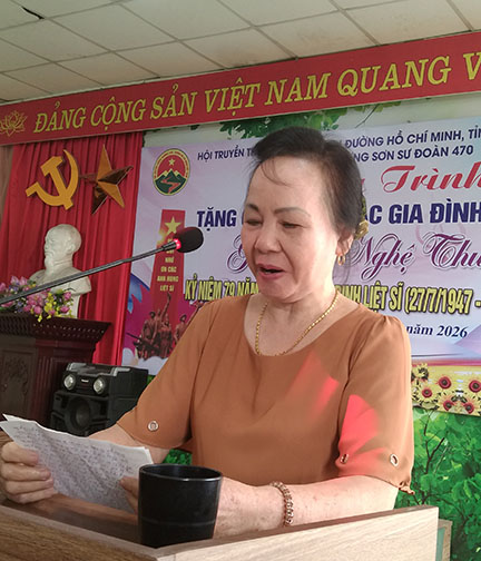 Hội Trường Sơn tỉnh Thái Nguyên và Chi hội Trường Sơn Sư đoàn 470 tặng quà tri ân 