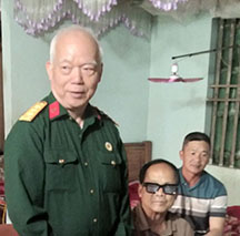 Hội Trường Sơn tỉnh Thái Nguyên tặng xe lăn cho hội viên