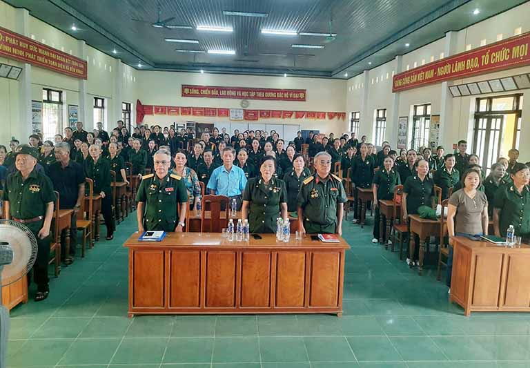 Ban liên lạc Hội Trường Sơn xã Vĩnh Ninh tổ chức Kỷ niệm 65 năm Tuyền thống của Bộ đội Trường Sơn anh hùng