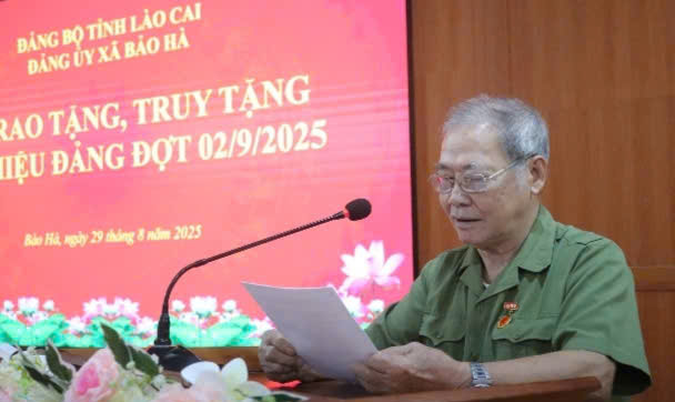 Hội viên Trường Sơn tại Lào Cai vinh dự nhận Huy hiệu 45-50 tuổi Đảng, đợt 2-9
