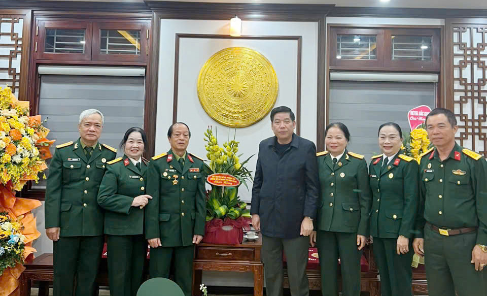 Hội Trường Sơn tỉnh Bắc Giang thăm và chúc mừng đồng chí Bí thư tỉnh ủy Nhân Kỷ niệm 80 năm ngày thành lập Quân đội Nhân dân Việt Nam.