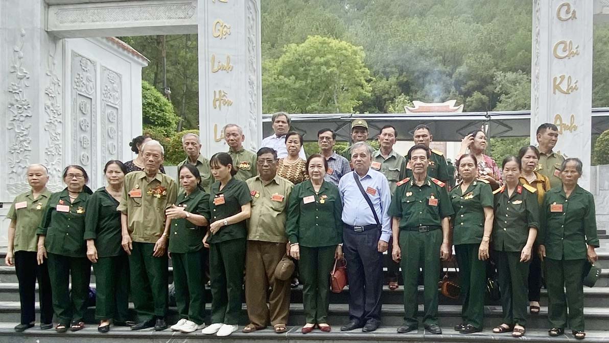 Thăm lại Trường Sơn thân yêu và tri ân các Anh hùng Liệt sỹ