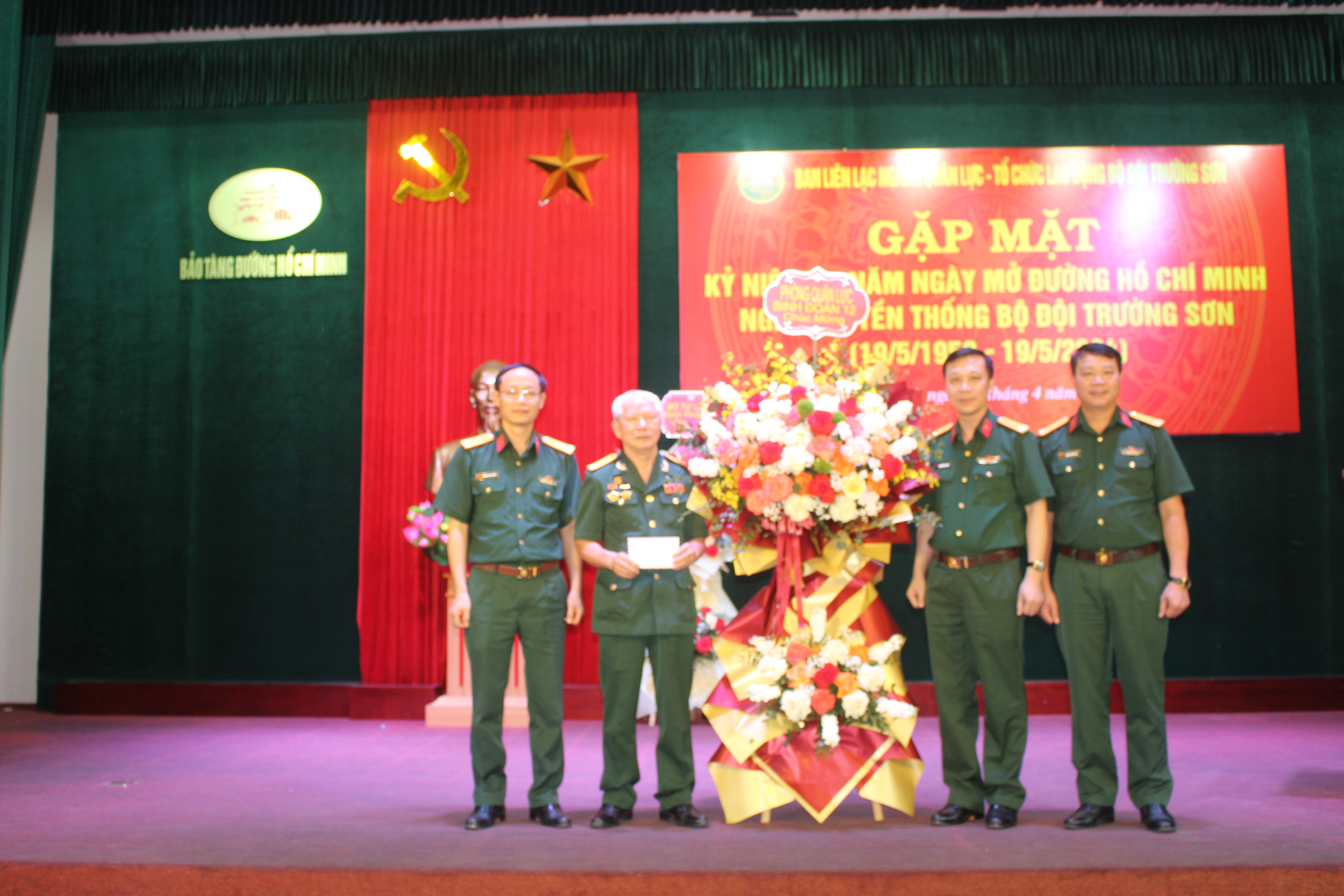 Ban liên lạc ngành Quân lực-Tổ chức lao động Bộ đội Trường Sơn, gặp mặt kỉ niệm 65 năm ngày mở đường Hồ Chí Minh-ngày truyền thống Bộ đội Trường Sơn.