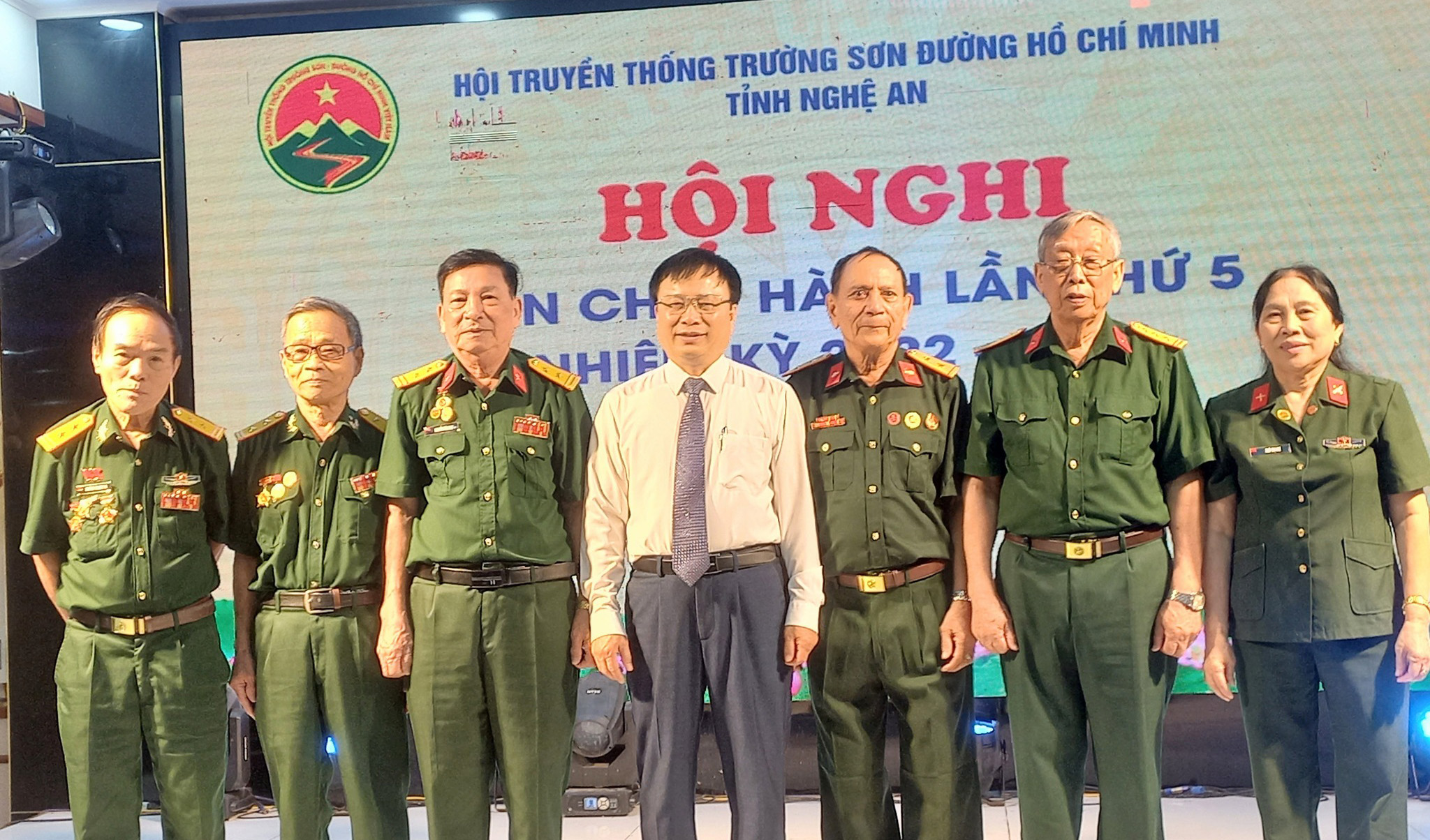 Hội nghịLần thứ 5 (nhiệm kỳ 2022-2027) - BCH Hội Trường Sơn tỉnh Nghệ An  