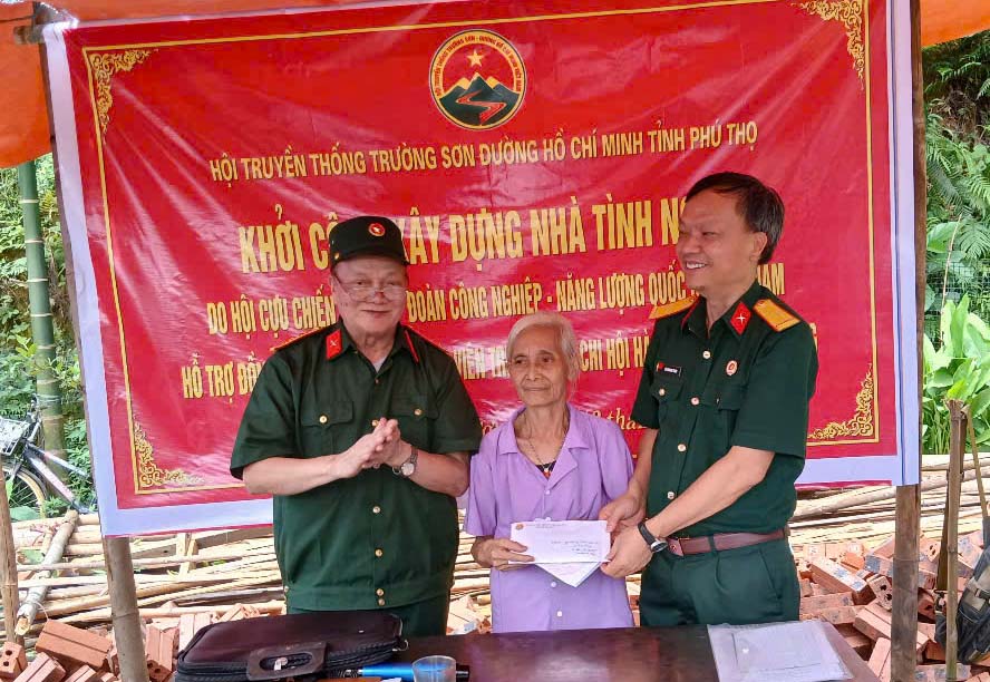 Hội Trường Sơn Phú Thọ khởi công xây dựng nhà tình nghĩa