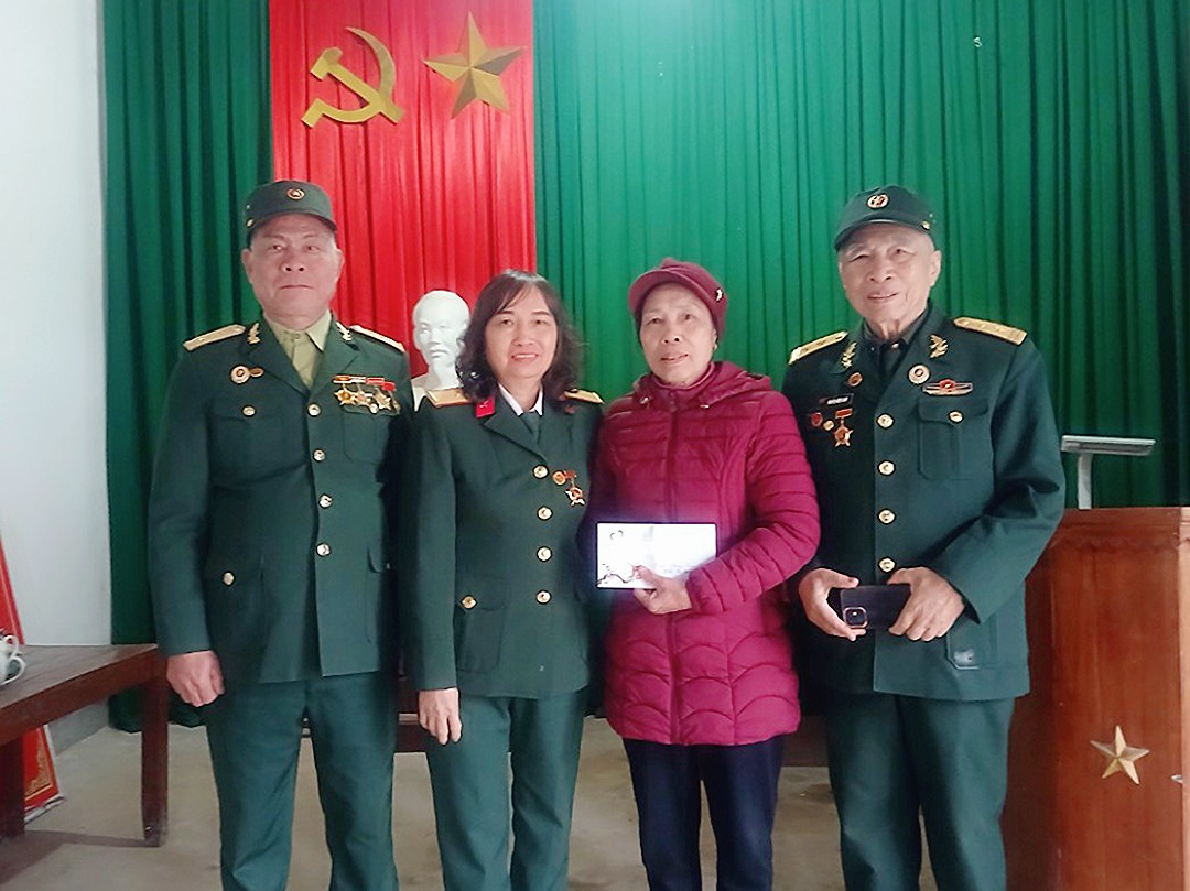 Hội Trường Sơn Hạ Hòa, Phú Thọ tặng quà cho hội viên