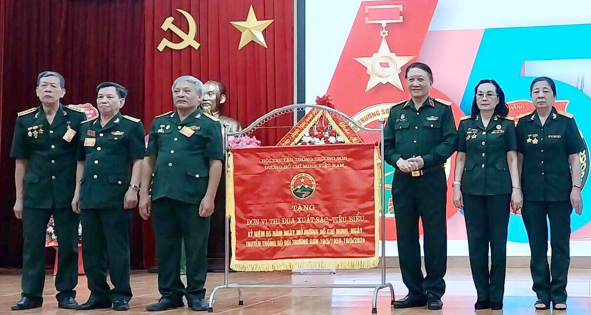 Hội Trường Sơn tỉnh Nam Định Kỷ niệm 65 năm ngày mở đường Hồ Chí Minh – Ngày truyền thống bộ đội Trường Sơn