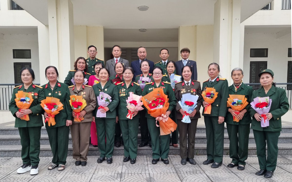 Ban liên lạc Nữ Trường Sơn huyện Hoài Đức gặp mặt kỉ niệm Ngày Quốc tế phụ nữ 8-3
