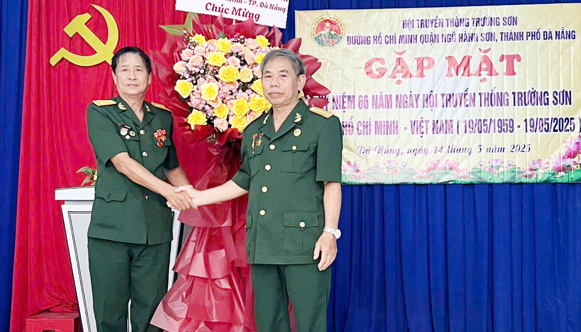 Hội Trường Sơn quận Ngũ Hành Sơn, TP Đà Nẵng. Gặp mặt kỷ niệm 66 năm ngày Truyền thống Bộ đội Trường Sơn.