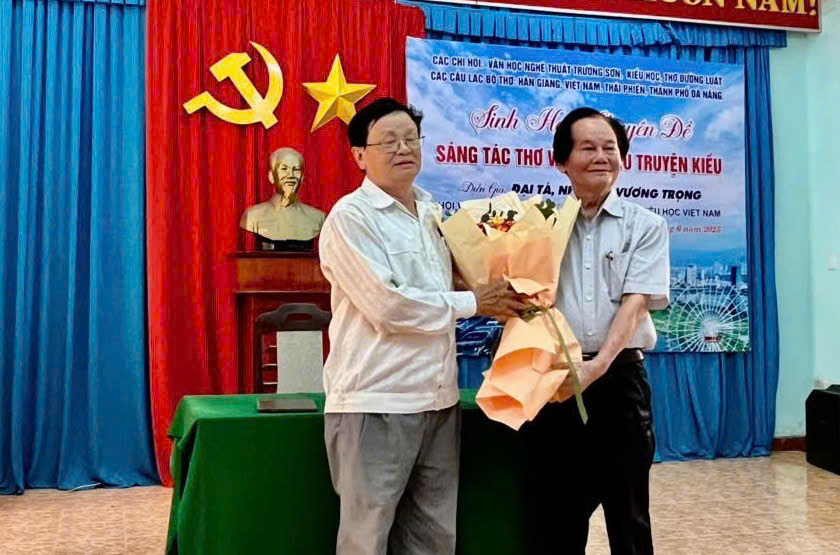 Chi hội VHNT Trường Sơn Đà Nẵng tổ chức giao lưu cùng Nhà thơ Vương Trọng