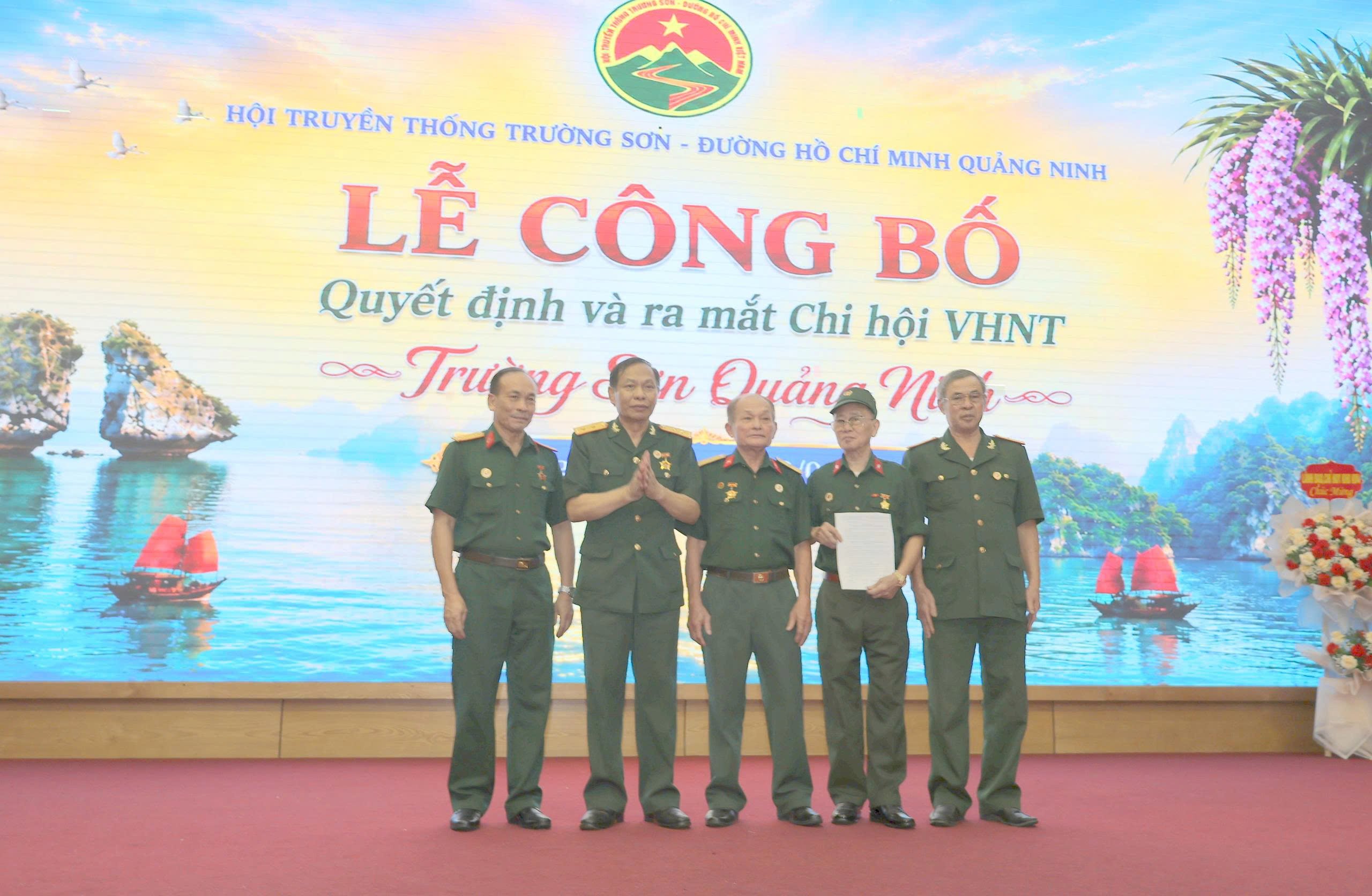 RA MẮT CHI HỘI VHNT TRƯỜNG SƠN TP. QUẢNG NINH  