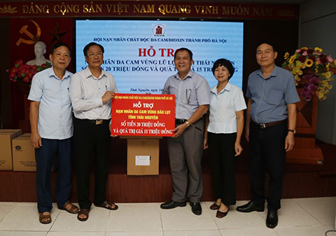 Cả nước hướng về hỗ trợ, giúp đỡ đồng bào vùng lũ lụt 