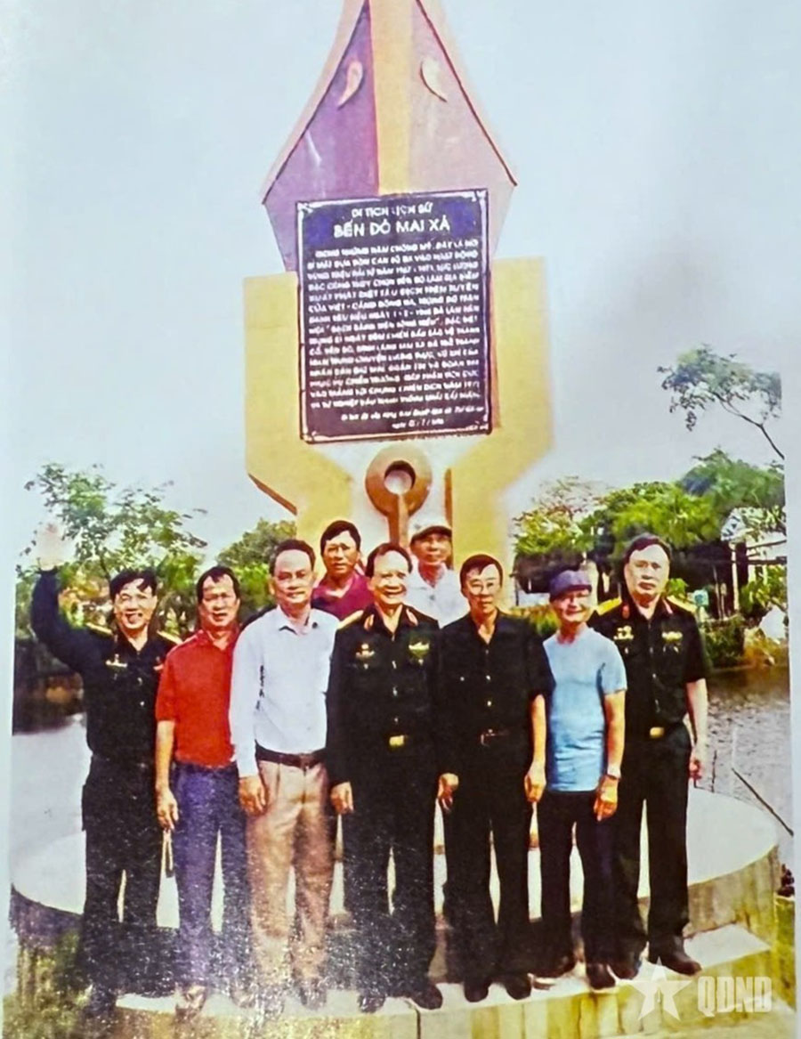 Thiếu tướng Hoàng Anh Tuấn: Người chính trị viên gan dạ trên tuyến lửa Trường Sơn